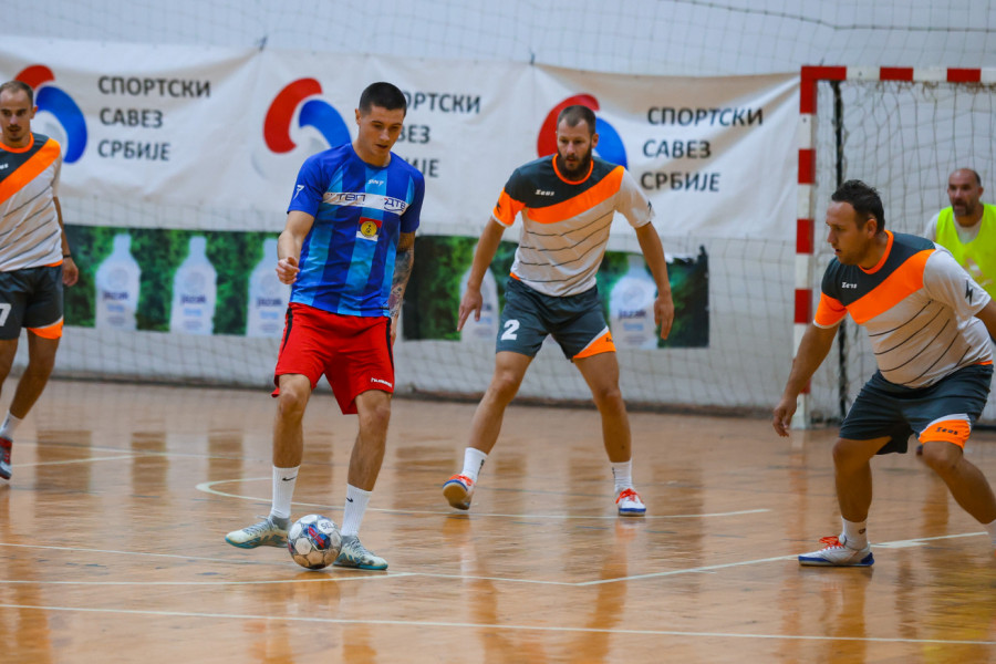 ZAVRŠEN JESENJI DEO TAKMIČENJA U MALOM FUDBALU! Čistoća pevajući na zimsku pauzu u Soccer zlatnoj ligi!
