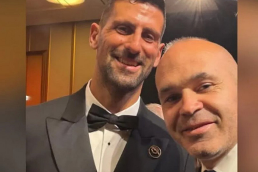 NAJBOLJI SA NAJBOLJIMA: Novak Đoković ponovo dokazuje kolika je klasa! (FOTO)