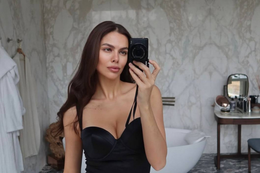 RONALDU ZAPALA ZA OKO, RADONJIĆ JOJ LAJKUJE SLIKE: Zanosna Viki zaludela sportiste, pominje se i Hamilton! (FOTO)