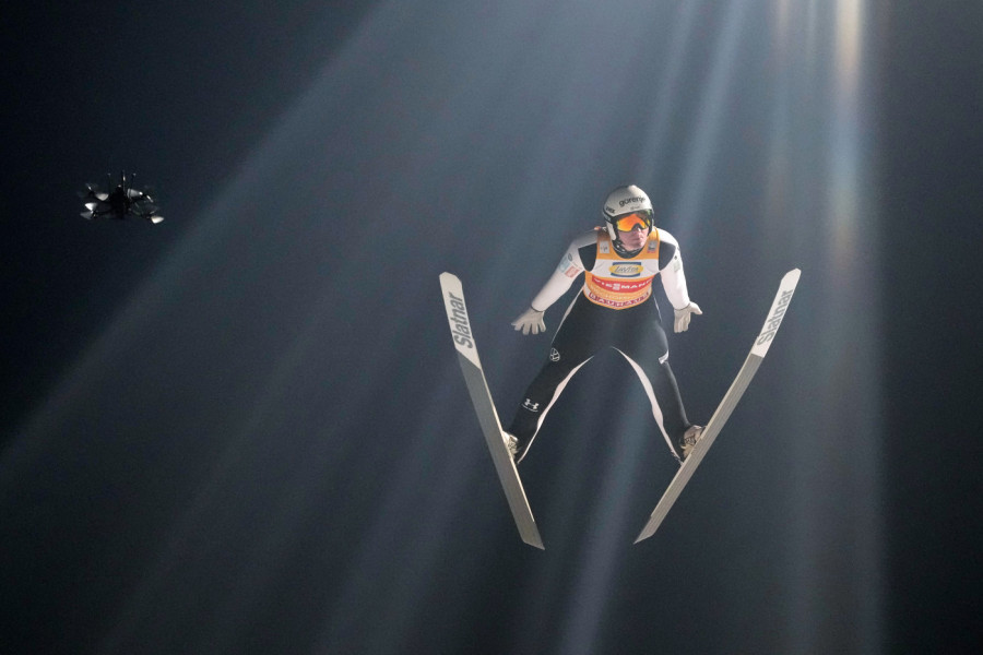 SLOVENAC JE PRVAK ČETIRI SKAKAONICE: Moćni Prevc zagrlio Zlatnog orla!