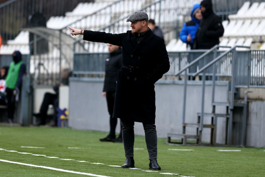 JAKŠIĆ UDARIO PO ARBITRIMA: Trener Radnika ogorčen nakon poraza od Partizana!