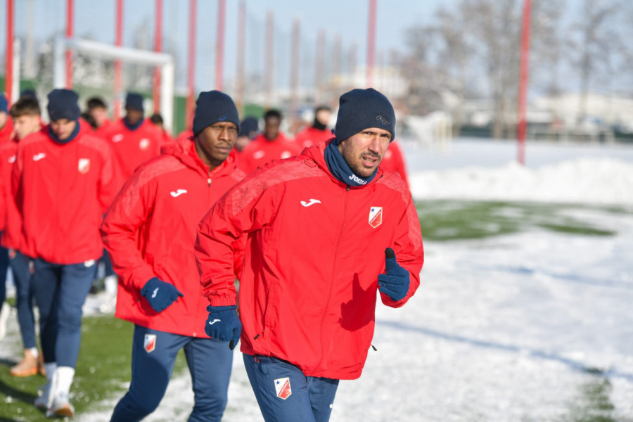 MLADI I ISKUSNI POD JEDNIM KROVOM: Voša sprema udar na prvenstvo!