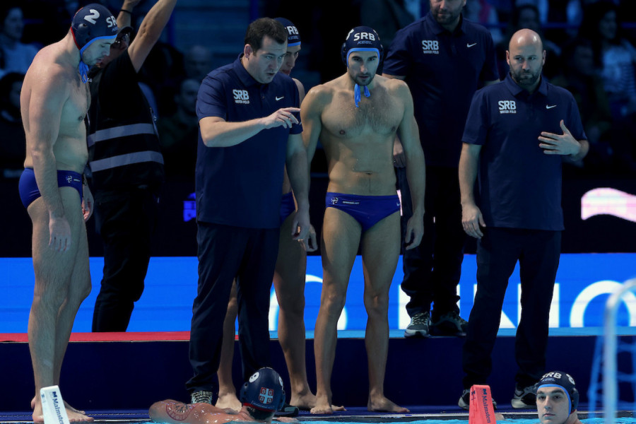 GORE DRUŠTVENE MREŽE: Navijači nezadovoljni izdanjem "delfina", samo je ON opravdao očekivanja nacije! (FOTO-GALERIJA)