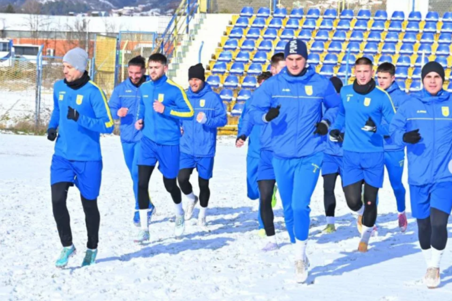 DINAMO UPALIO MOTORE: Vranjanci istrčali na teren