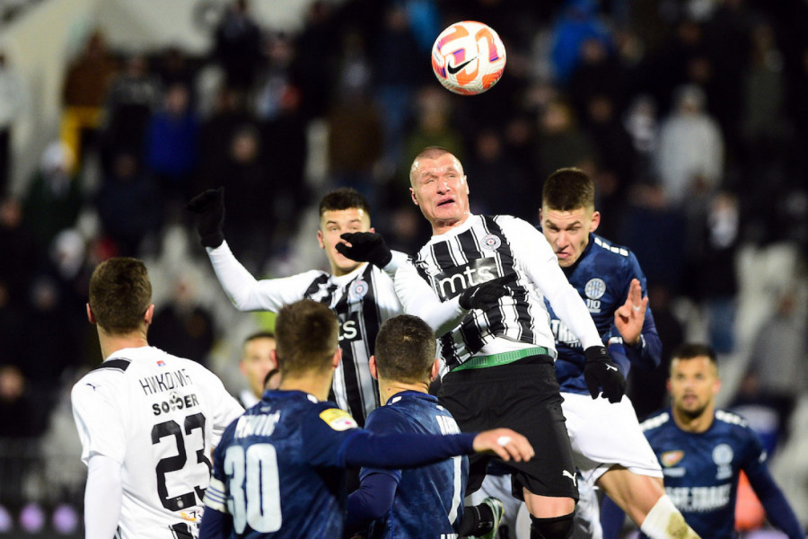 POVRATAK U SRPSKI FUDBAL: Nekadašnji igrač Partizana trenira sa superligaškim gigantom!