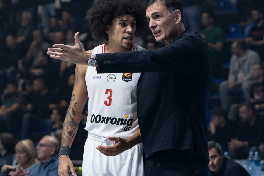 BARCOKAS STAVIO SO NA RANU GROBARIMA: Trener Olimpijakosa surovo o Partizanu