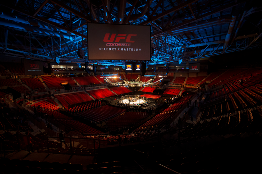 UFC OKRŠAJ GODINE ZAVRŠEN PRE NEGO ŠTO JE POČEO: Evo šta je poremetilo spektakl u oktagonu! (VIDEO)