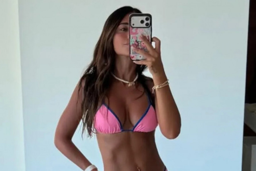 NEĆE VAM BITI DOBRO: Mesijeva supruga u miinjaturnom kupaćem kostimu! Može li VRELIJE? (FOTO)