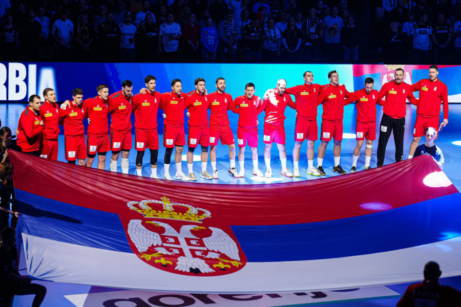 KAD’ ZAGRMI SRBIJA: Pogledajte slavlje nakon istorijske noći "orlova!" (VIDEO)