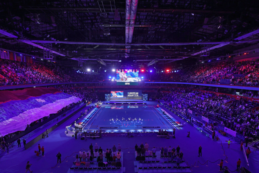 TRANSPARENT KOJI JE ODUŠEVIO SRBIJU! Predivna scena iz Beogradske arene! (FOTO)