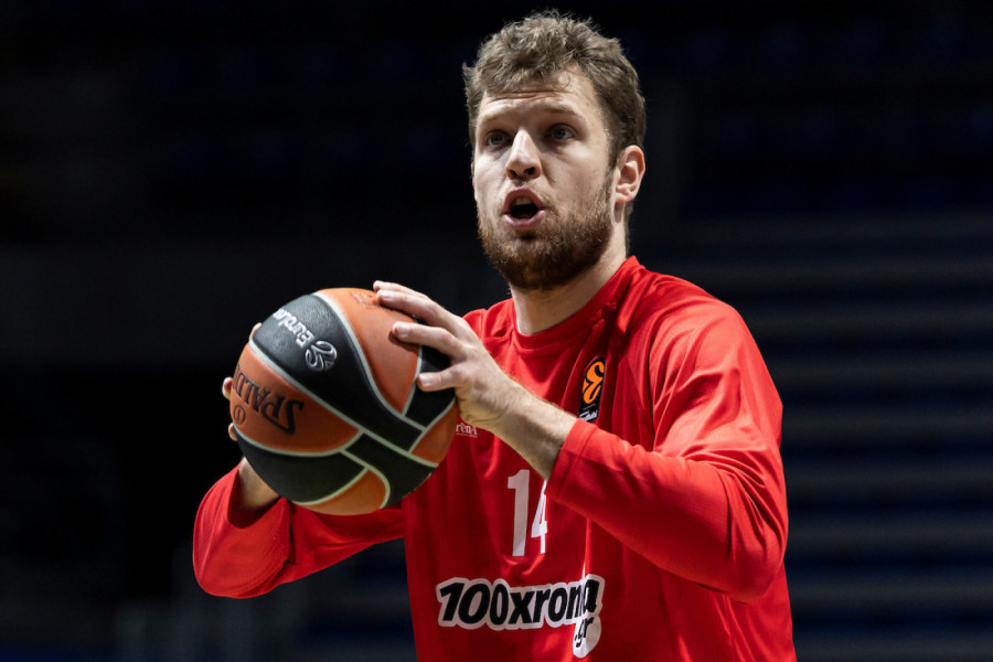 STOTKA OLIMPIJAKOSA U DVORANI MIRA I PRIJATELJSTVA: Vezenkov se igrao sa Makabijem, Milutinov zaključao reket za novi trijumf!