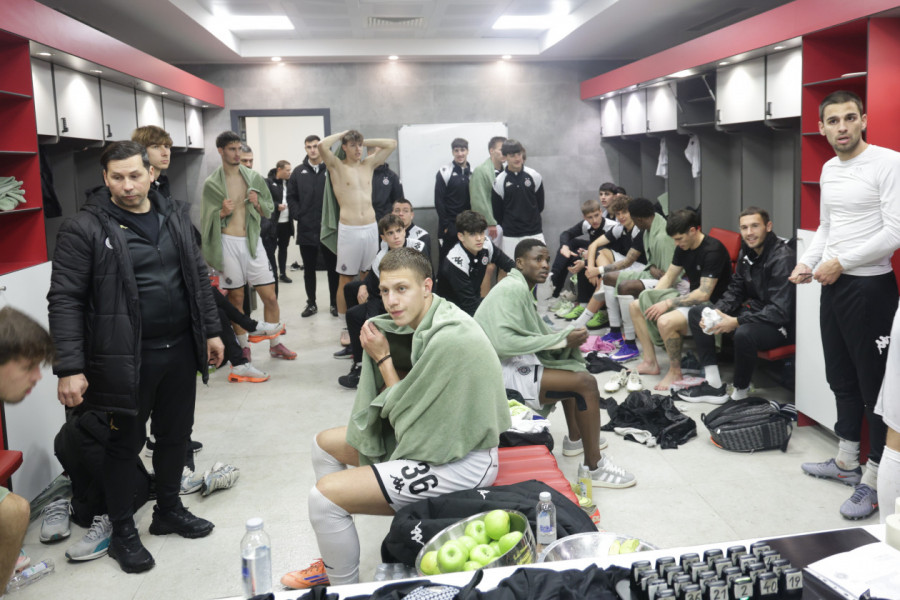 PA OVO JE HIT: Pogledajte šta su uradili fudbaleri Partizana kada im je meč otkazan zbog potopa (FOTO-GALERIJA)