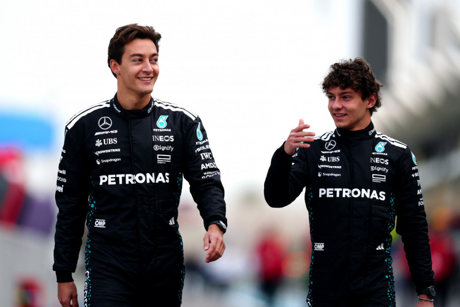 VOZAČ FORMULE 1 IMAO UDES: Zvezda Mercedesa udarila u zid!