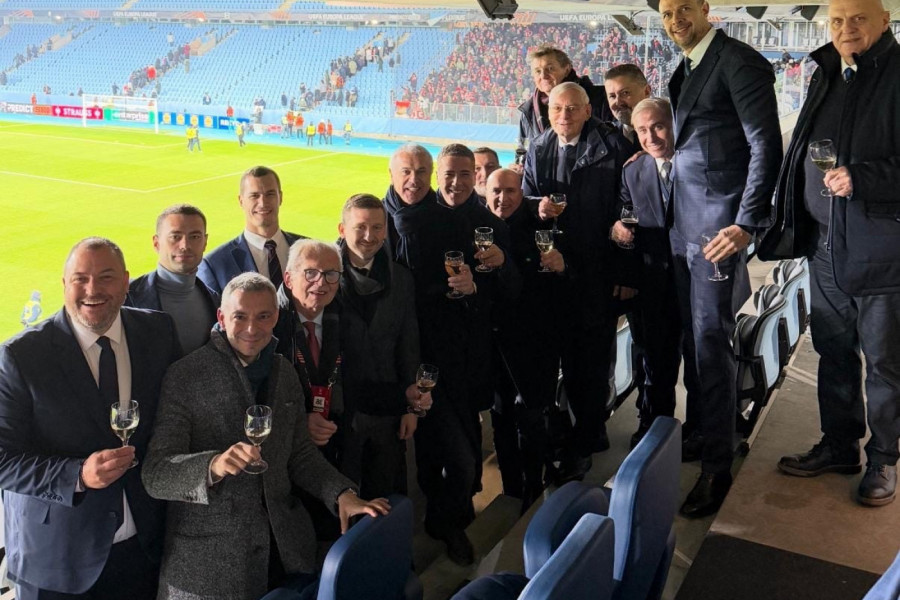 ŠAMPANJAC USRED ŠVEDSKE: Zvezda "blindirala" proleće, a evo ko je sve sa Terzićem nazdravljao u loži!