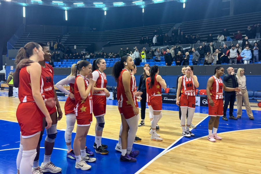 POBEDU U DERBIJU UMELE SU DA PROSLAVE: Halom sportova se orila pesma košarkašica Zvezde i delija! (FOTO, VIDEO)