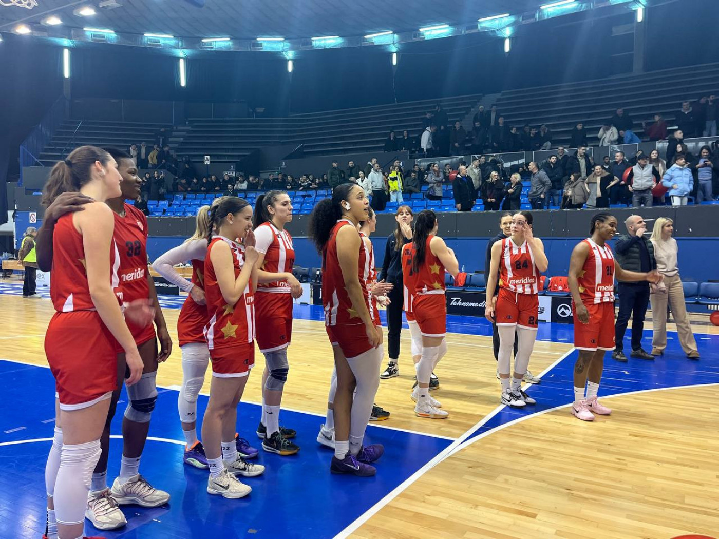 Slavlje košarkašica Crvene zvezde nakon trijumfa u večitom derbiju