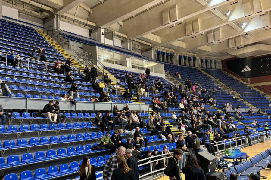 I DOK SRBIJA ČEKA VATERPOLO, EVO ŠTA SE DEŠAVA U PIONIRU: Grobari pristižu, a podrška navijača Partizanu je preko potrebna! (FOTO)