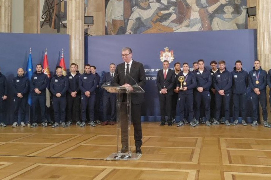 HVALA VAM ZA LJUBAV PREMA SRBIJI: Predsednik Vučić ugostio zlatne vaterpoliste!
