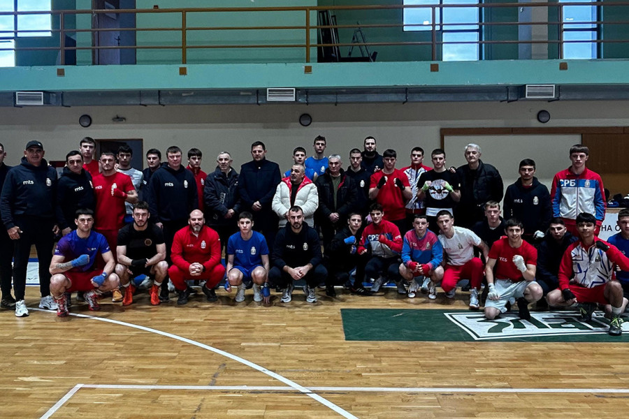 BOKSERIMA NE SMETAJU NI KIŠA NI SNEG: Srpski borci bruse formu na Zlatiboru!