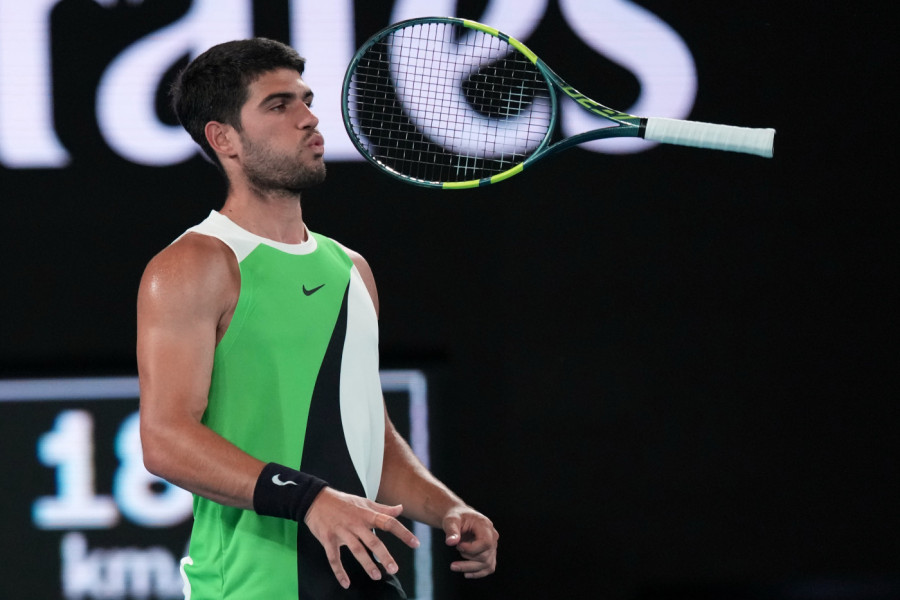 DRAMA NA AUSTRALIJAN OPENU: Karlos Alkaraz povraćao u toku meča, odmah usledila reakcija! (VIDEO)