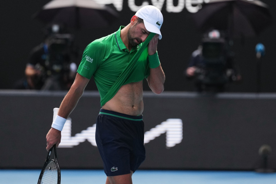 POPTUNO JE POLUDEO: Neviđena reakcija Đokovića! Njemu je sasuo sve u lice