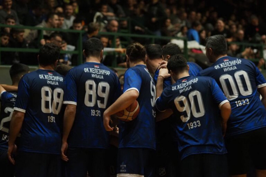 KAKAV GEST: Legende srpske i evropske košarke napunile halu u Inđiji i pomogle socijano ugroženim porodicama (GALERIJA)