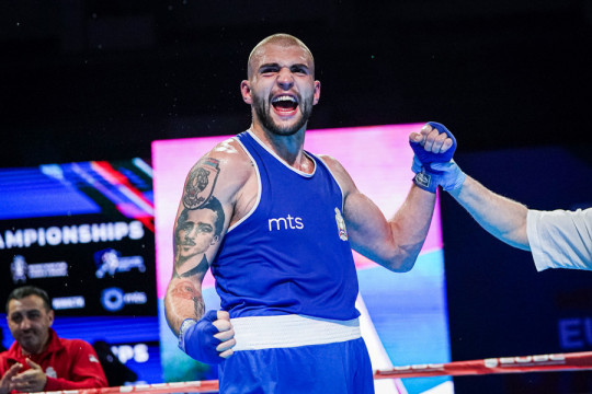 VELJKO RAŽNATOVIĆ DIGAO PUBLIKU NA NOGE: Pogledajte spektakularni nokaut kojim je Srbin zatvorio Balkan boxing 11!