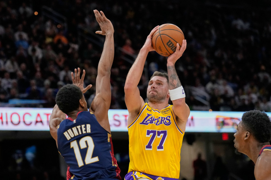 DONČIĆ ZAMALO PROŠAO KAO JOKIĆ! Navijači se hvatali za glavu zbog Luke! (VIDEO)