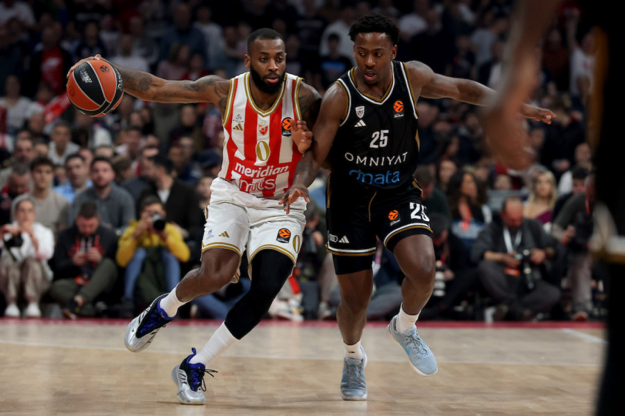 DUBAI PAO NA KOLENA: Kodi "sipa" trojke i crveno-beli ubedljivo vode!