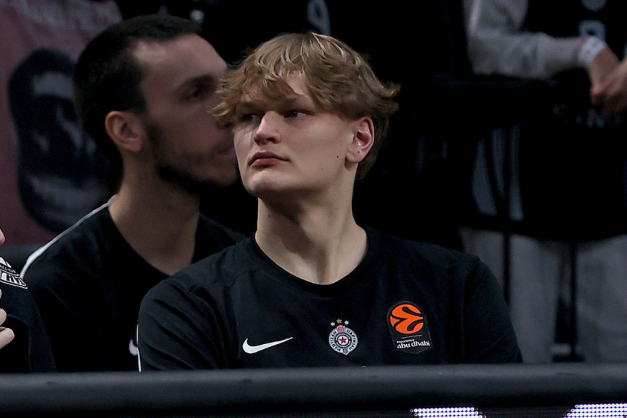 ZATO JE MURINEN PRIKOVAN ZA KLUPU: Trener Partizana otkrio probleme koje ima mladi Finac