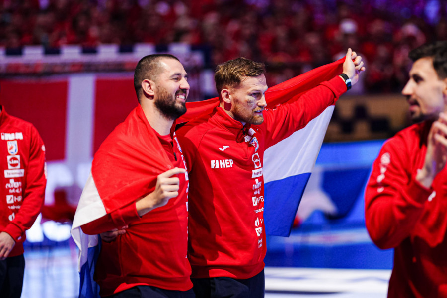 E, PA NEĆE MOĆI: Otkazan doček u Zagrebu, gradonačelnik nije poklekao pred zahtevima reprezentativaca - Tompson neće pevati!