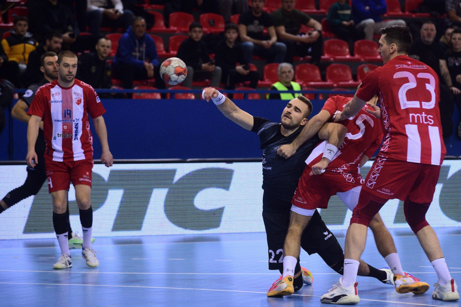 BAKLJADA NA MEČU PARTIZANA ADMIRALBET I CRVENE ZVEZDE (VIDEO)