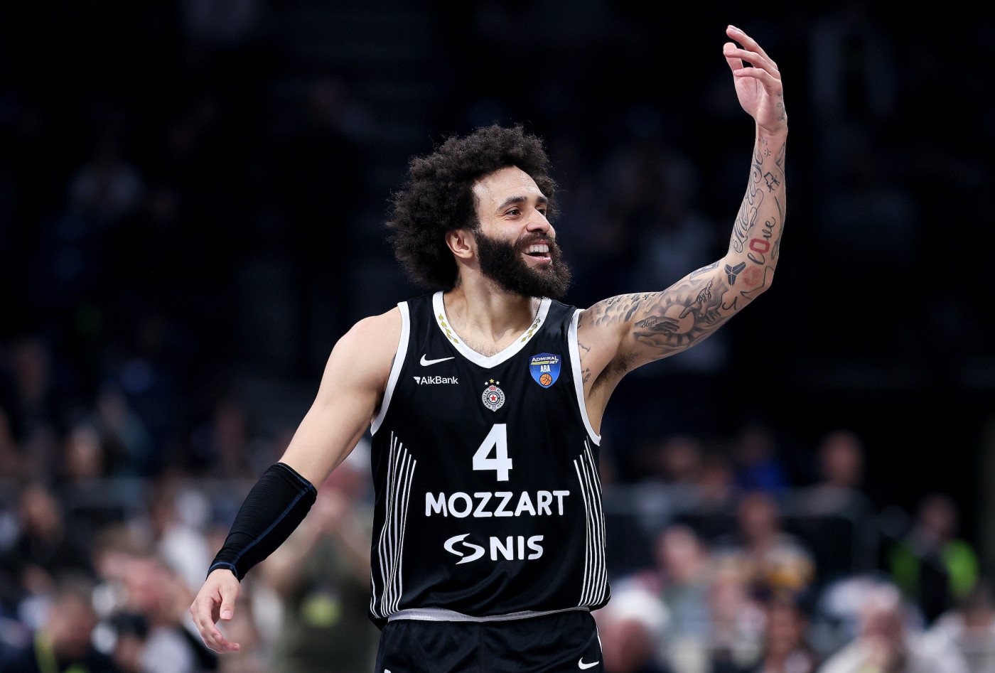 Urnebesno na treningu Partizana, Vašington plesao oko Sterlinga Brauna