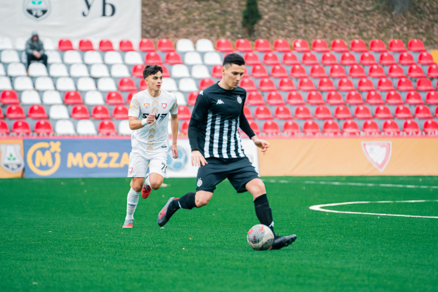 NIKITOVIĆ JE SPREMAN ZA NAPORAN RAD I TRENING: Preko Švajcarske i Slovenije stigao je do fudbalskih terena u Srbiji!