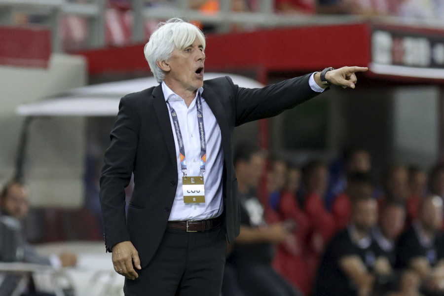 SRBIN ŽELI DA IZBACI SRBIJU: Evo ko je selektor Grčke koji otvoreno preti "orlovima"