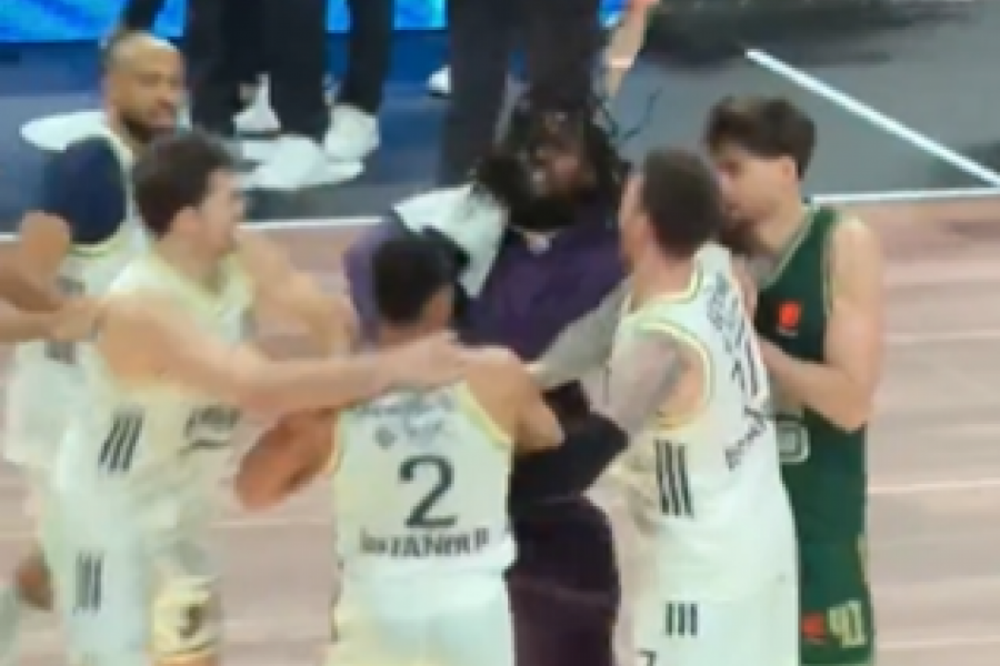 HAOS U ATINI! Matijas Lesor besneo, krenuo da šiba sve redom - nisu NIKAKO mogli da ga smire! (VIDEO)