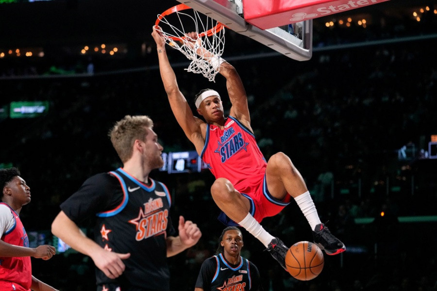 POČEO NBA OL-STAR: Embidov saigrač dominirao, ali nisu sve samo dobre vesti! Bilo je i težih povreda! (VIDEO)