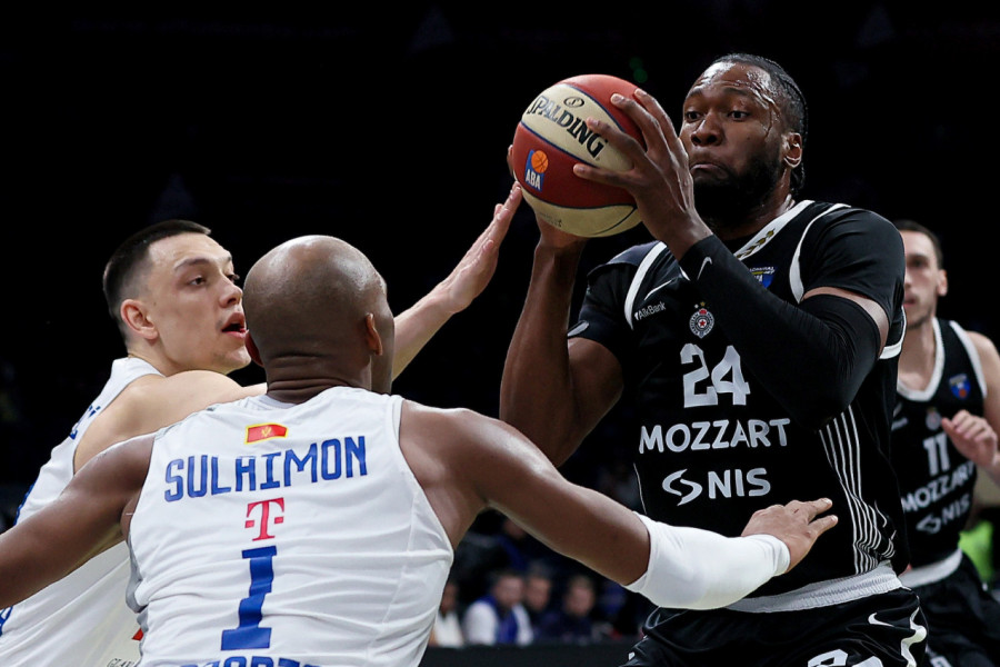 SUROVA DOMINACIJA PARTIZANA! Pljušte trojke sa svih strana!