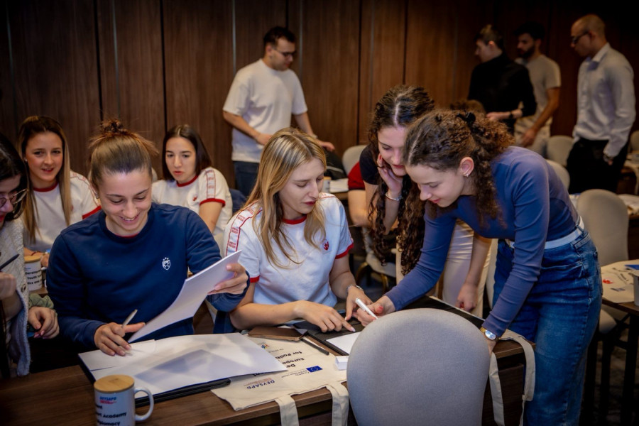 ZA SVAKU POHVALU: ŽFK Crvena zvezda u fokusu međunarodne omladinske akademije u Plovdivu! (FOTO)