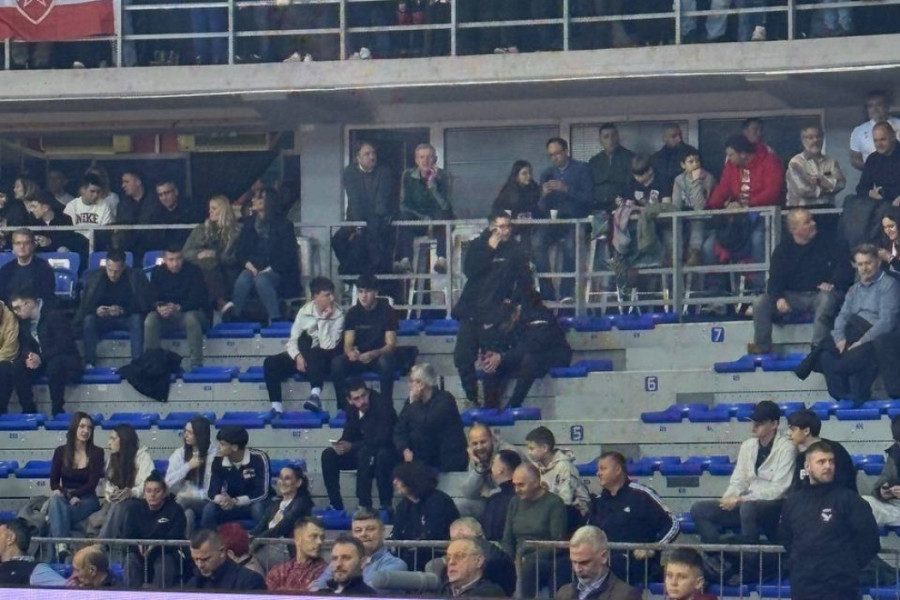 ELITA U PRVOM REDU "ČAIRA": Nebojša Čović i saradnici prate Zvezdu i Borac! (FOTO)