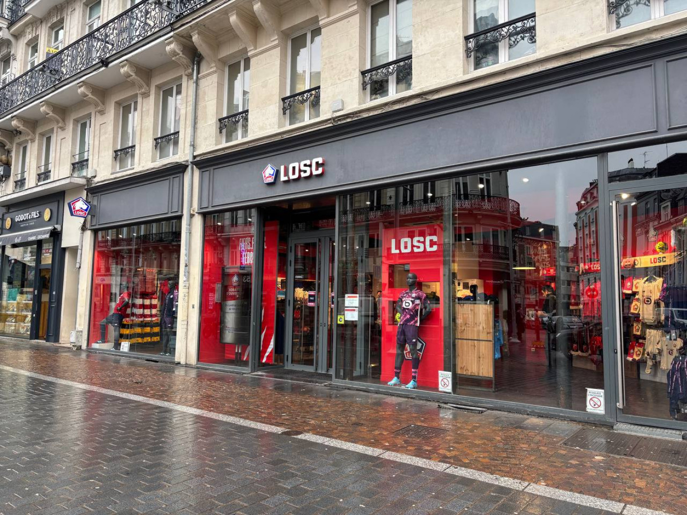 Prodavnica FK Lil na dan utakmice protiv Crvene zvezde