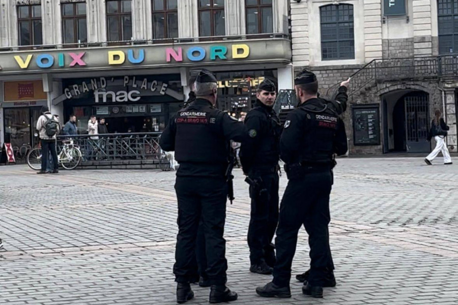 FRANCUZI SE NAORUŽALI DO ZUBA ZA DELIJE: Šta to nose policajci u Lilu dok čekaju Zvezdine navijače (FOTO)