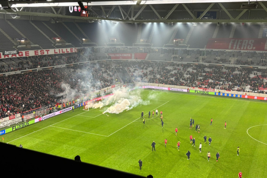 HAOS U LILU POSLE ZVEZDINOG MEČA: Navijači gađali fudbalere topovskim udarima! (VIDEO)