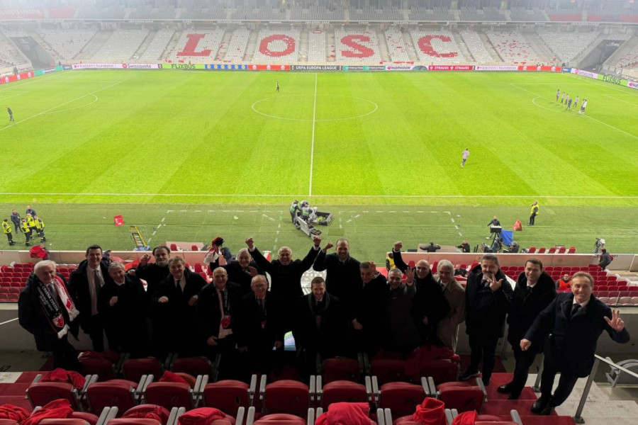 DIVNE SCENE: Pogledajte slavlje Zvezdine delegacije posle velike pobede u Lilu! (FOTO)