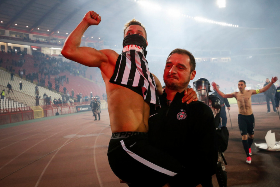 ZNATE LI KOLIKO JE PROŠLO OD OVE FOTOGRAFIJE? Tada je Partizan poslednji put osvojio Marakanu
