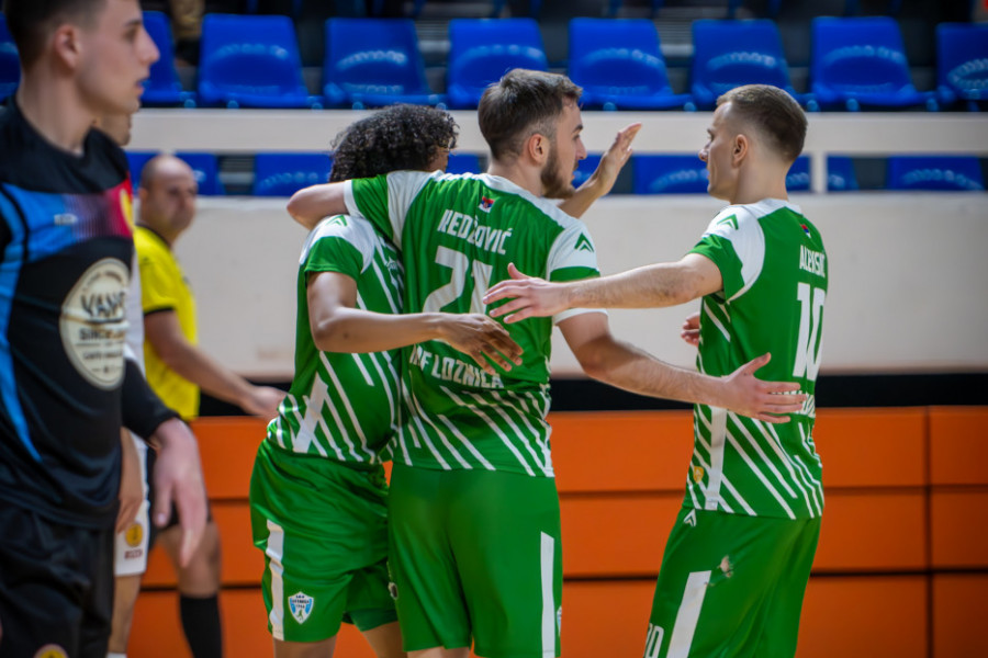 FUTSALERI LOZNICE U PAKLENOM RITMU: Od starta godine rivale rešavaju sa po devet golova! (FOTO-GALERIJA)