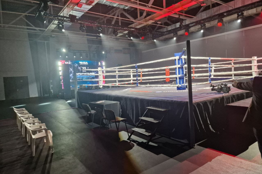 UDARA BRAT NA BRATA: Bokserski spektakl u Sočiju između boksera Rusije i Srbije