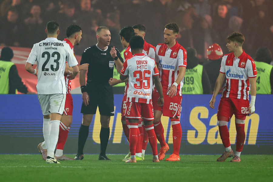 LUDILO NA DERBIJU: VAR Partizanu dao penal, a onda mu poništio gol iz odbitka! OVO SE BAŠ RETKO VIĐA! (VIDEO)