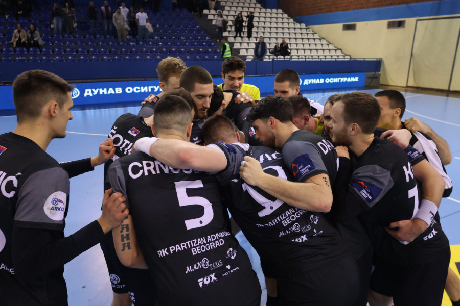 CRNO-BELI URAGAN: Partizan na korak od istorijske titule!