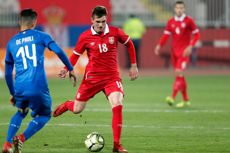 ŠTA SE DEŠAVA? Bombe padaju, a Partizanovo dete neće u Srbiju!